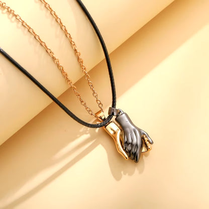 Magnetic Couple Necklace - Hand-in-Hand Pendant Set for Lovers